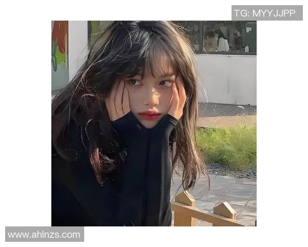 展现足球明星女孩的优雅魅力与高级感的头像设计理念